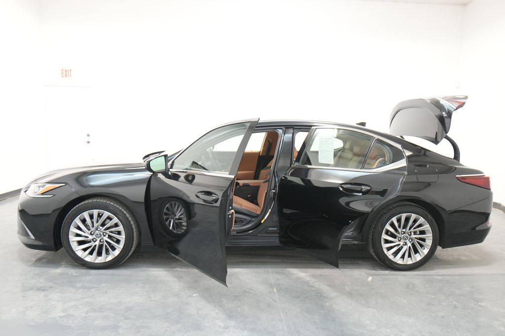 2023 Lexus ES