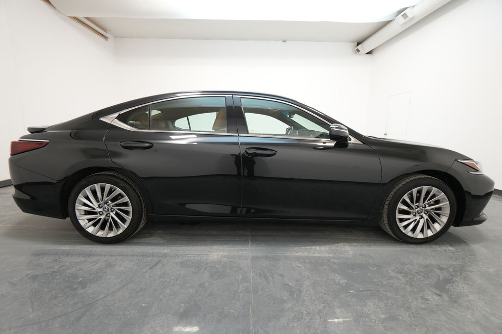 2023 Lexus ES