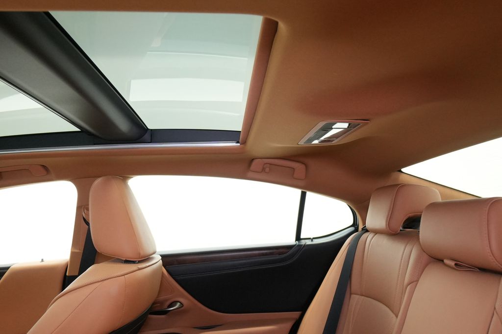 2023 Lexus ES