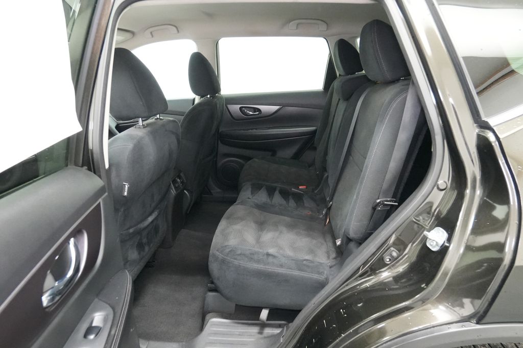 2016 Nissan Rogue SV - Photo 19
