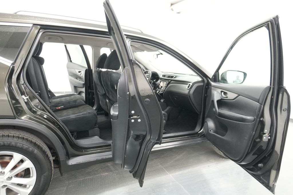 2016 Nissan Rogue SV - Photo 28