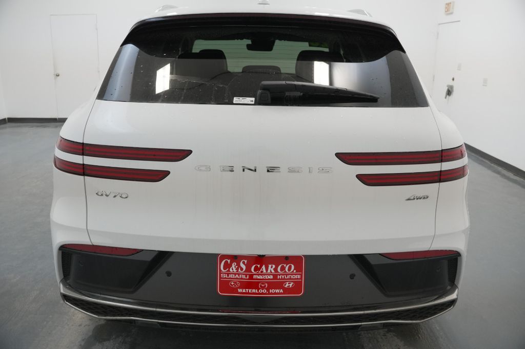 2026 Genesis GV70