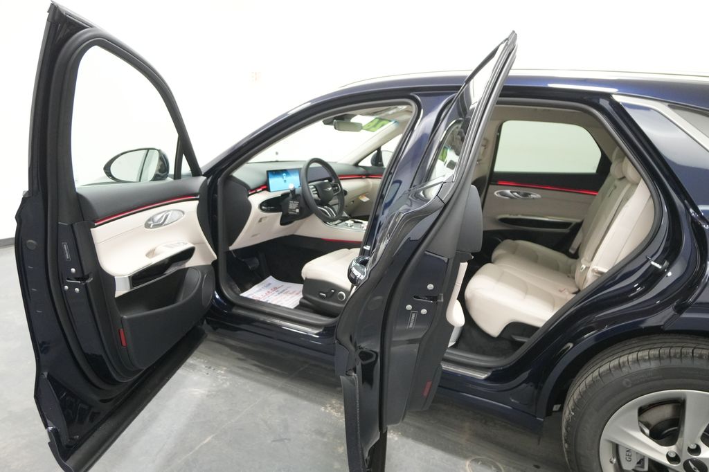 2026 Genesis GV70