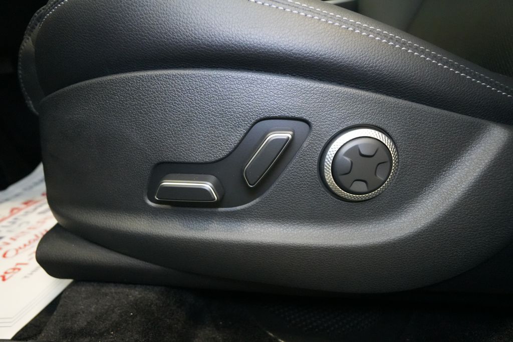 2026 Genesis GV70