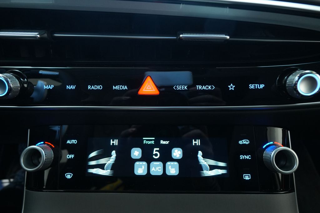 2026 Genesis GV70