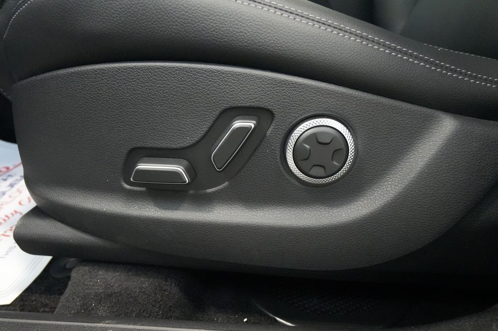 2026 Genesis GV70
