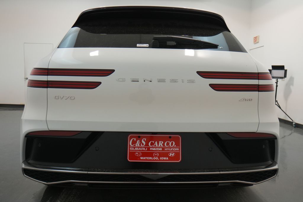2026 Genesis GV70