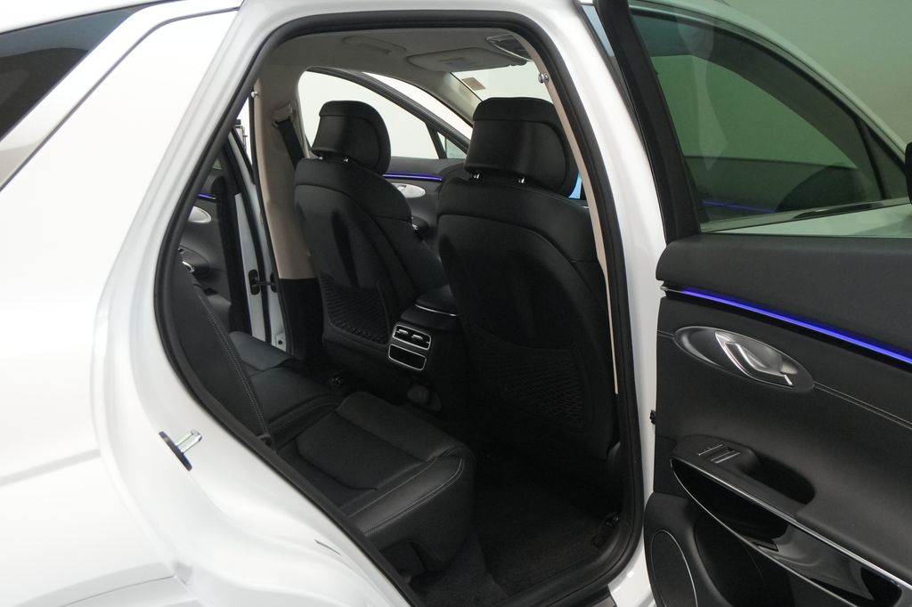 2026 Genesis GV70