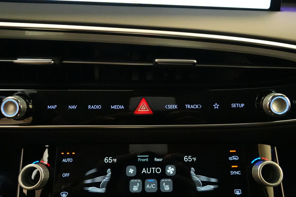 2026 Genesis GV70