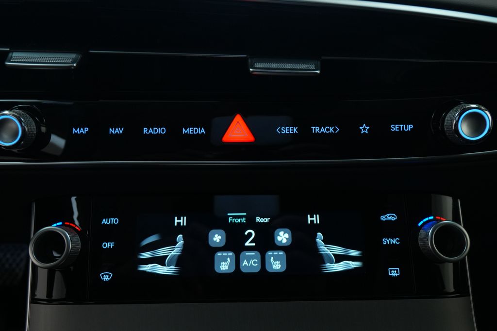 2026 Genesis GV70