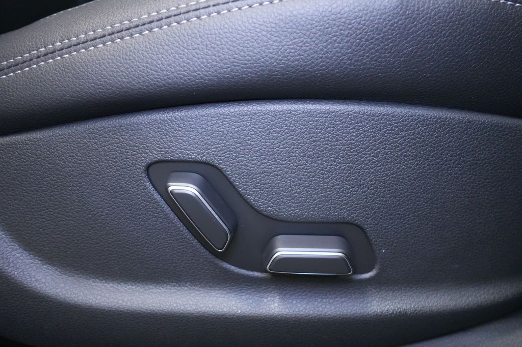 2026 Genesis GV70