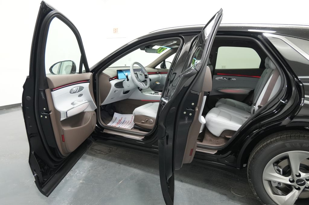 2026 Genesis GV70