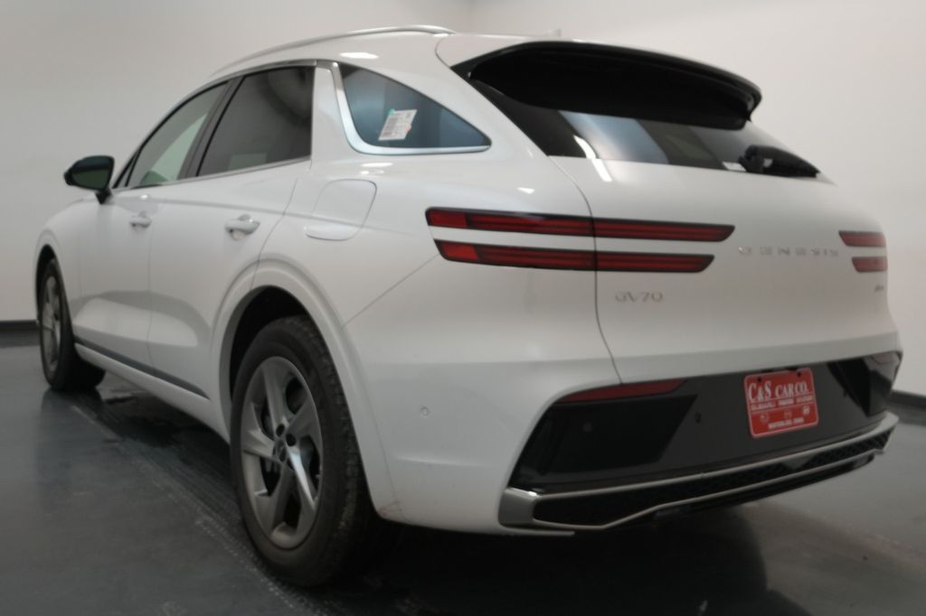 2026 Genesis GV70