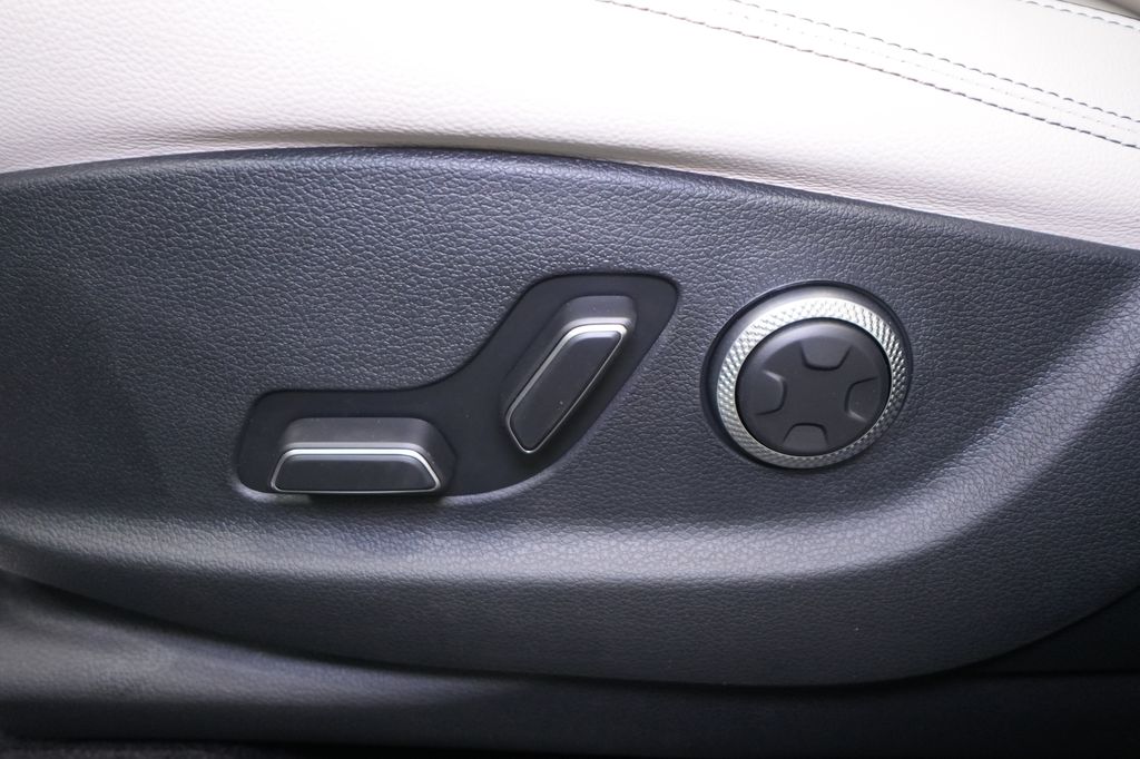 2026 Genesis GV70