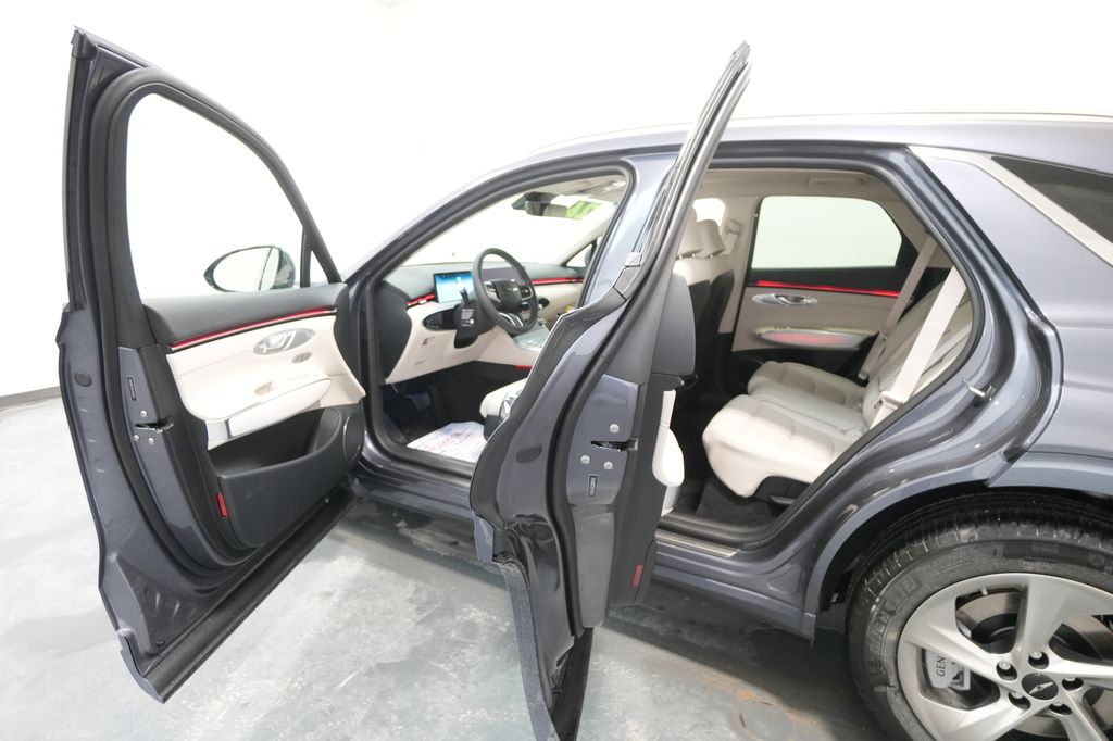 2026 Genesis GV70