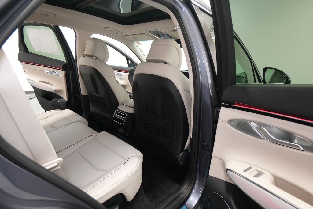 2026 Genesis GV70