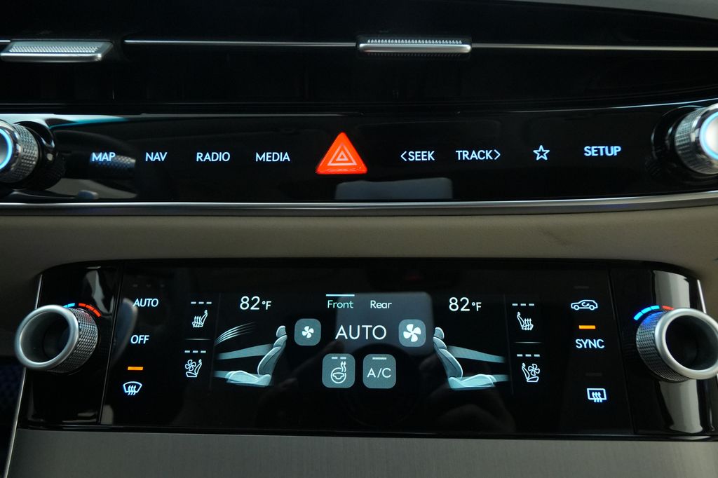 2026 Genesis GV70