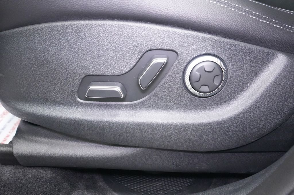 2026 Genesis GV70