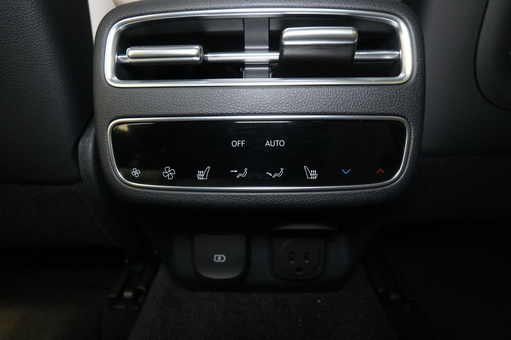 2026 Genesis GV70