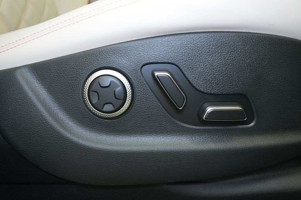 2026 Genesis GV70