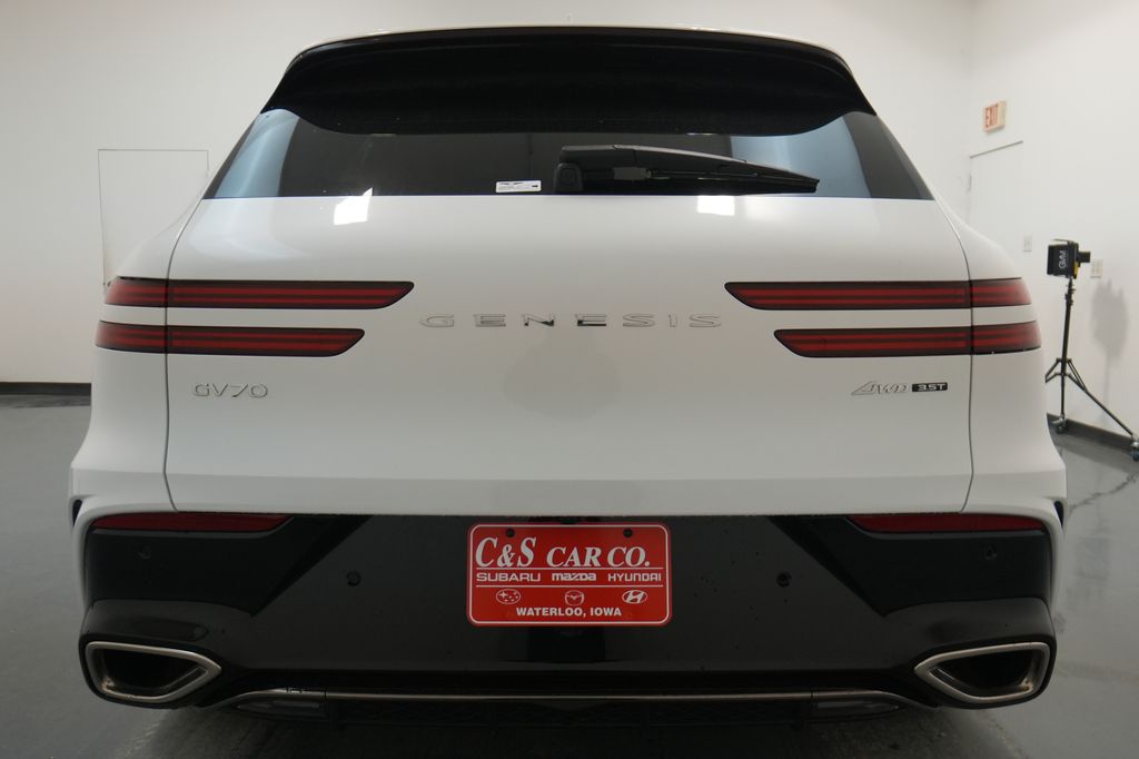 2026 Genesis GV70