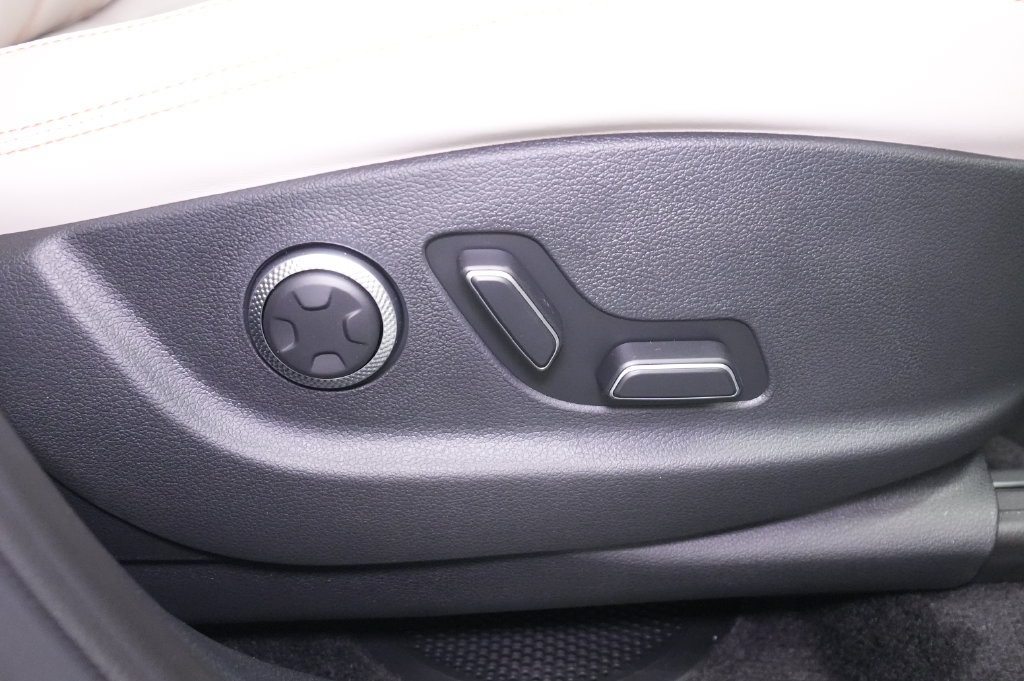 2026 Genesis GV70
