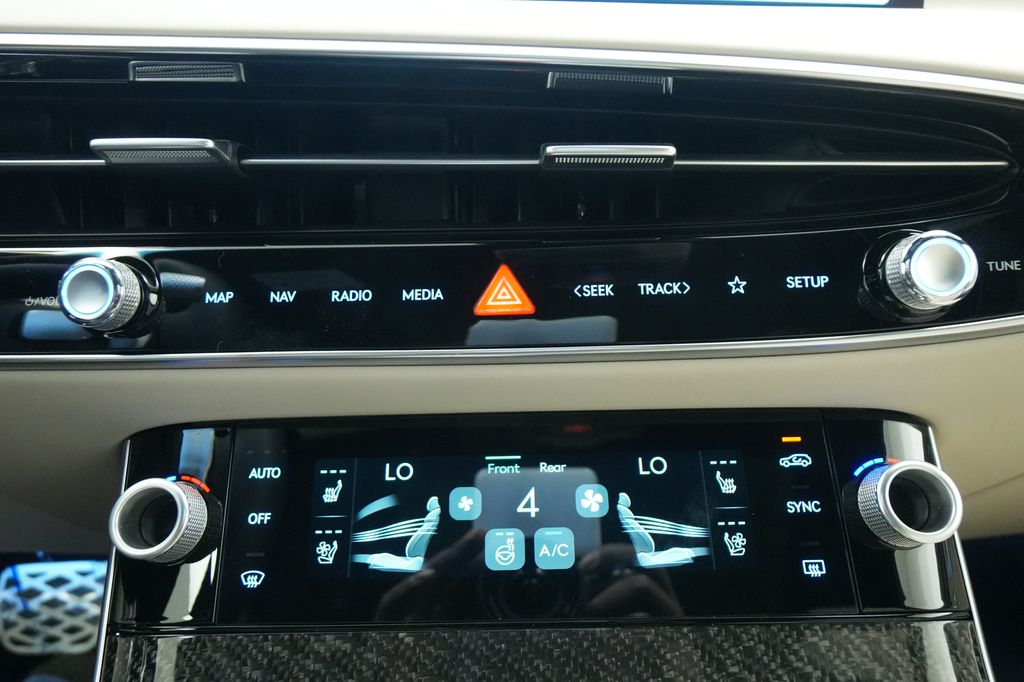 2026 Genesis GV70