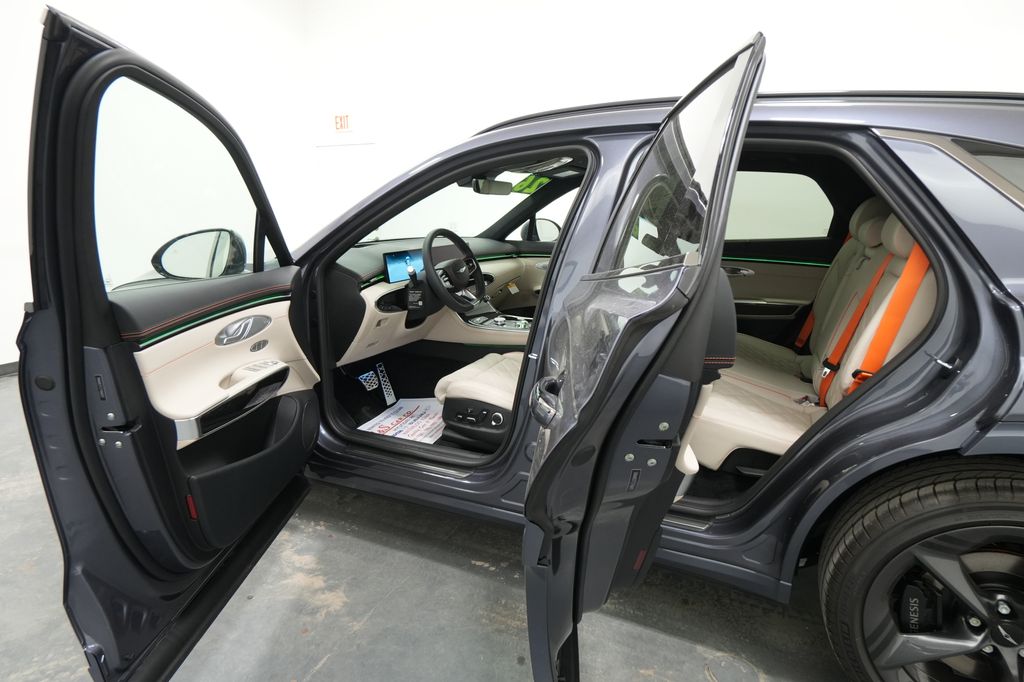 2026 Genesis GV70