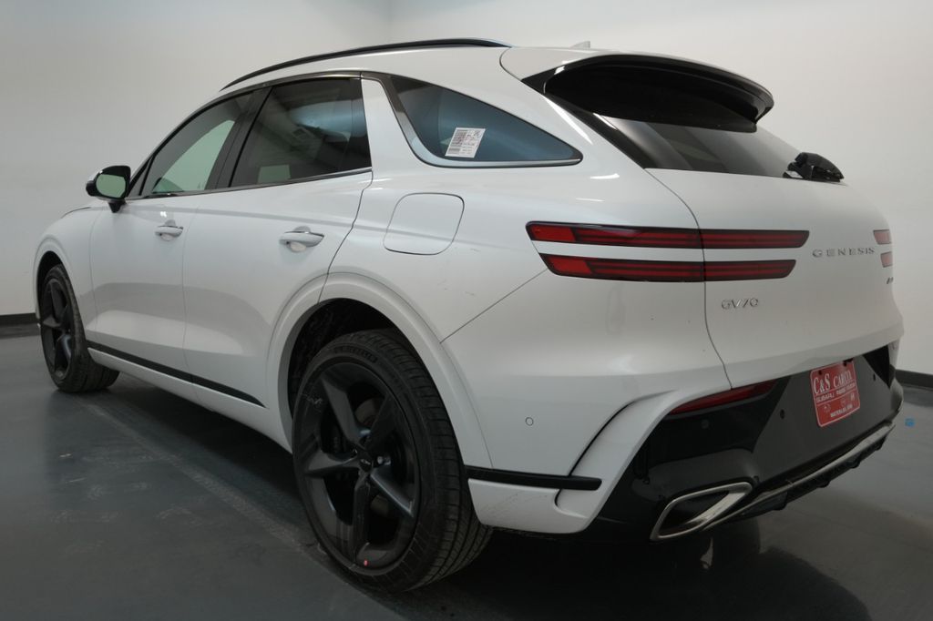 2026 Genesis GV70