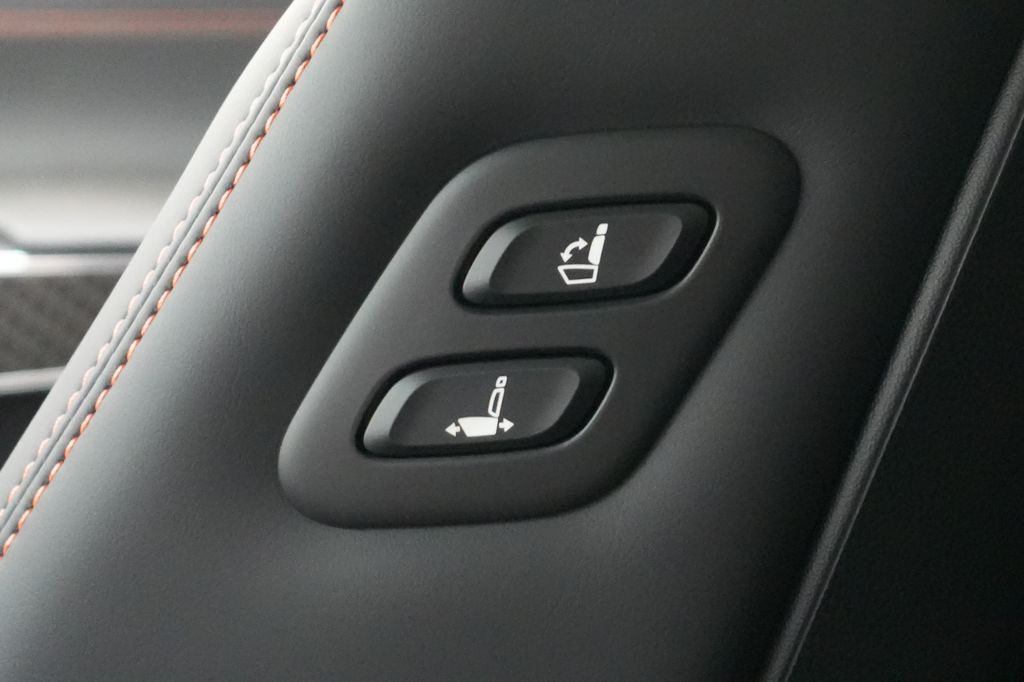 2026 Genesis GV70
