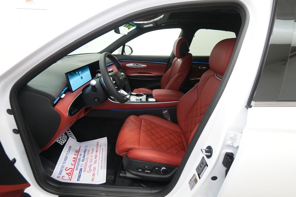 2026 Genesis GV70