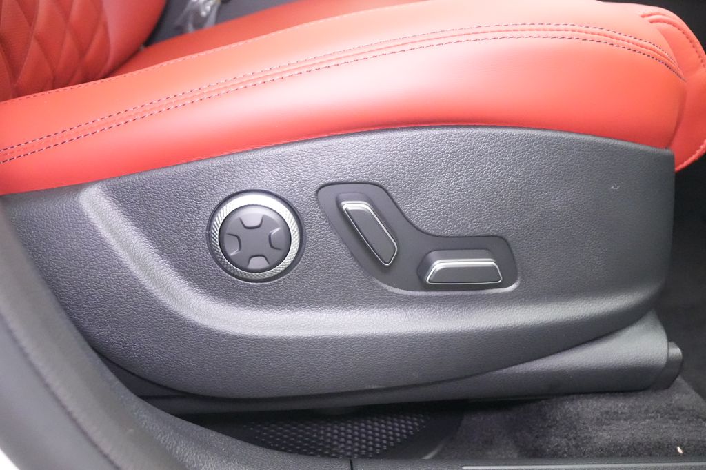 2026 Genesis GV70
