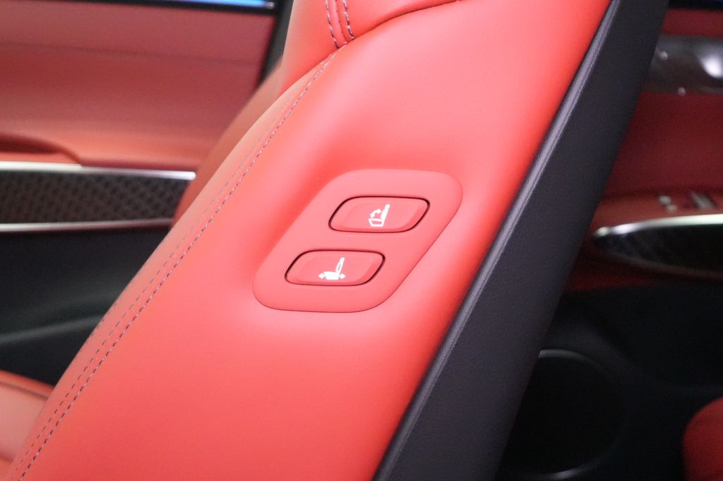 2026 Genesis GV70
