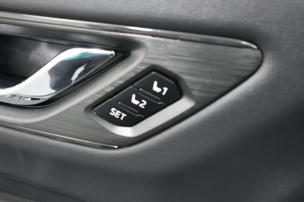 2026 Subaru Outback Touring - Photo 17