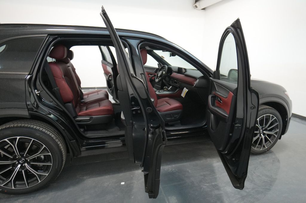 2025 Mazda CX-70 PHEV