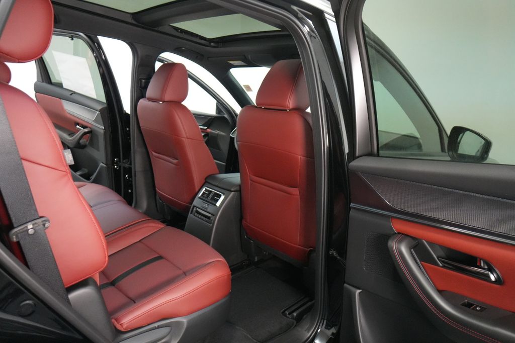 2025 Mazda CX-70 PHEV