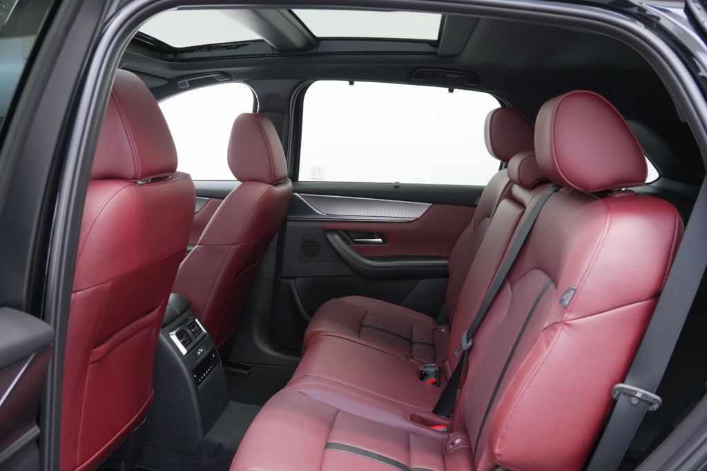 2025 Mazda CX-70 PHEV