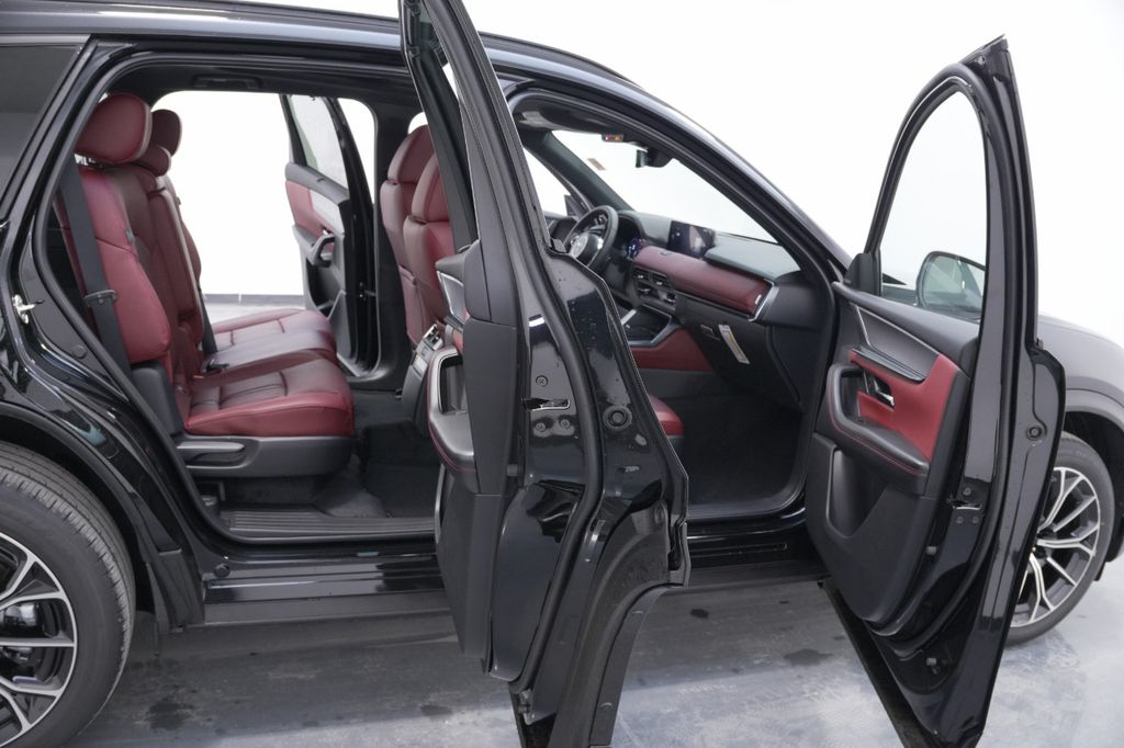 2025 Mazda CX-70 PHEV