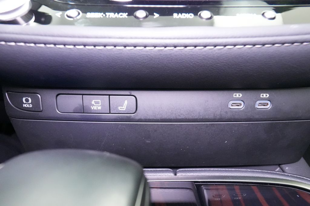 2023 Lexus LS
