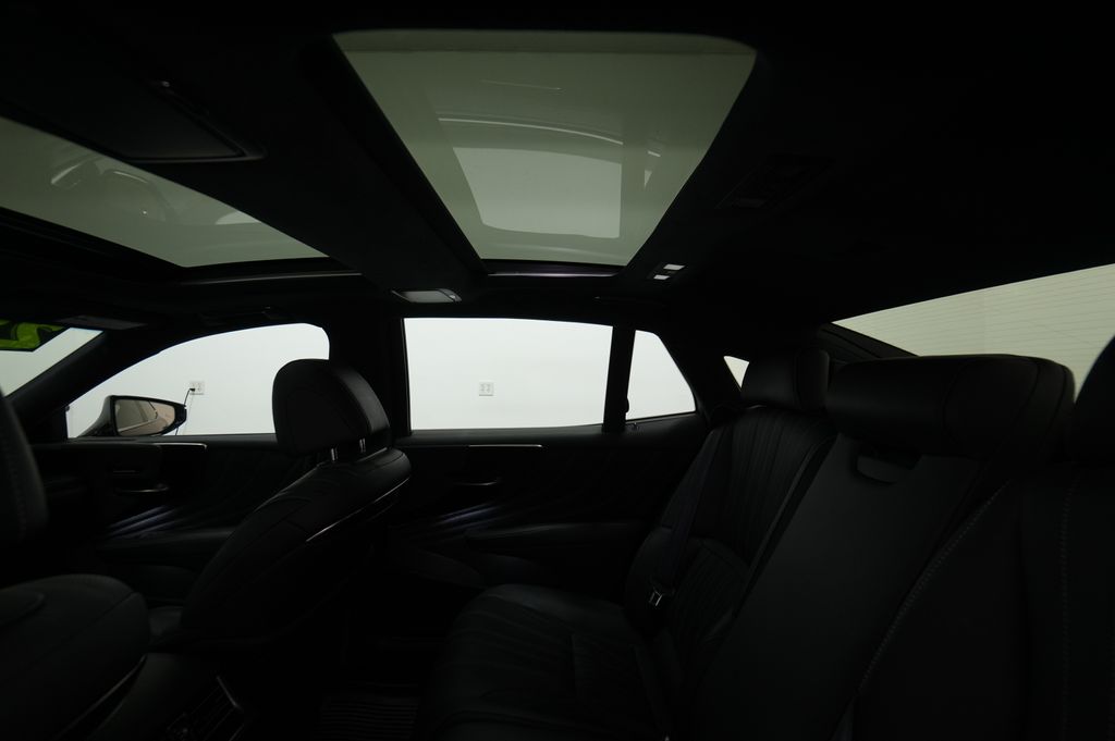 2023 Lexus LS