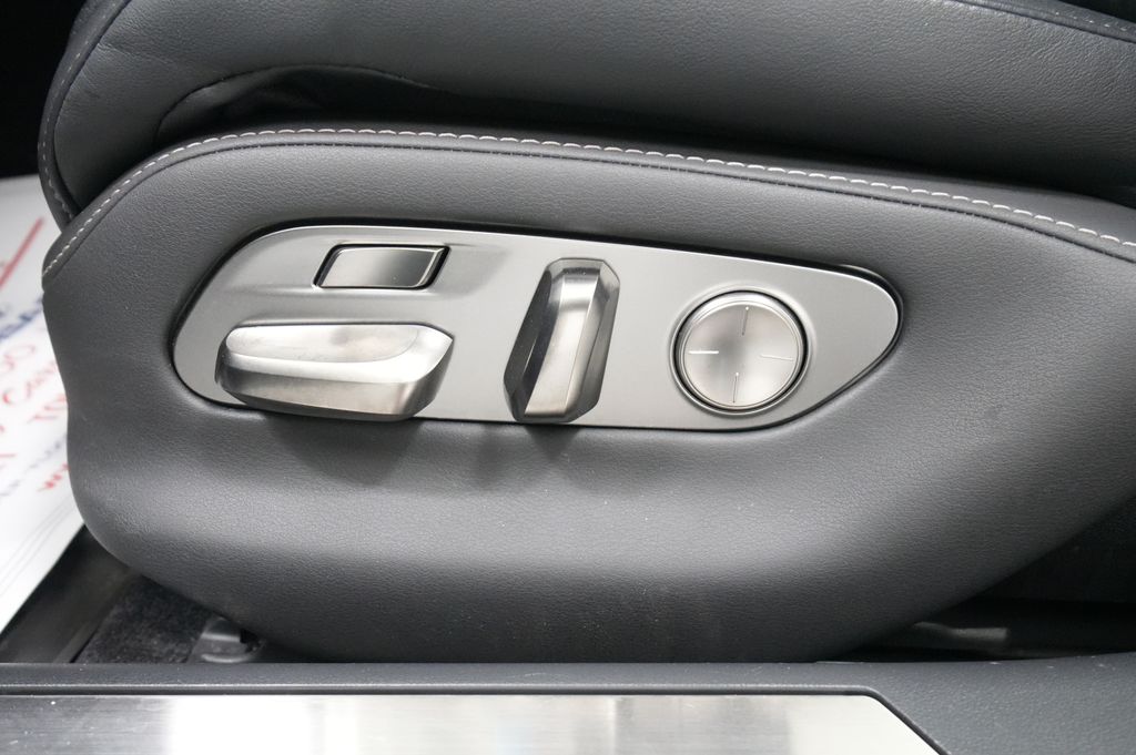 2023 Lexus LS