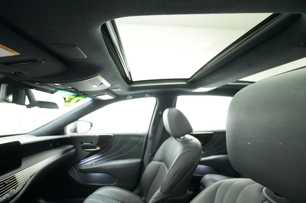 2023 Lexus LS