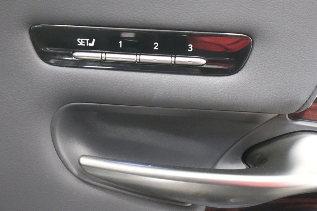 2023 Lexus LS