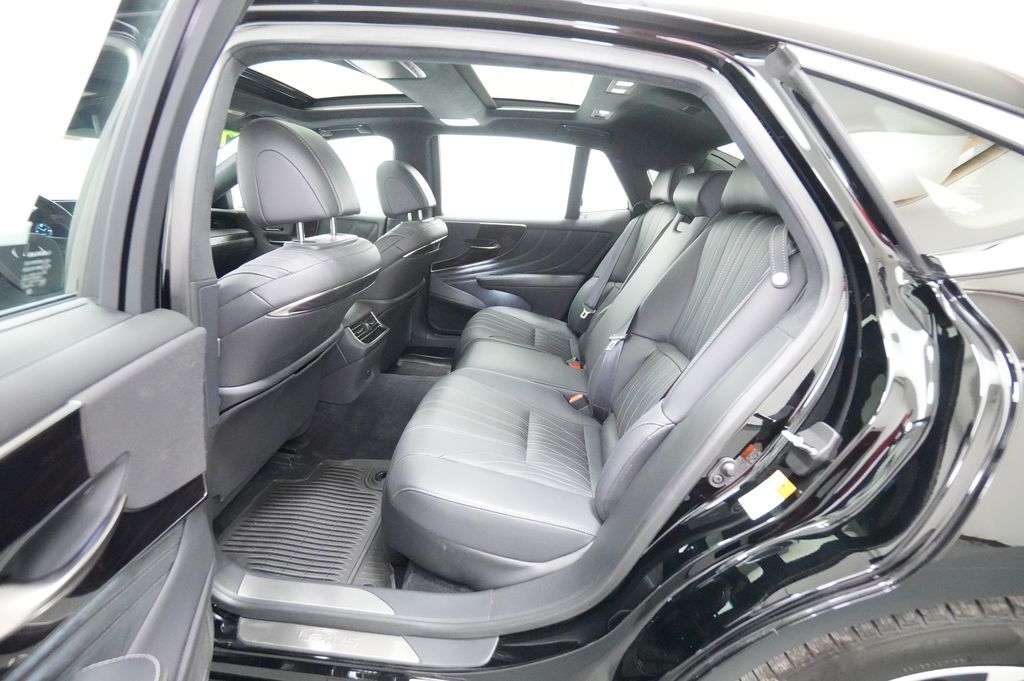2023 Lexus LS