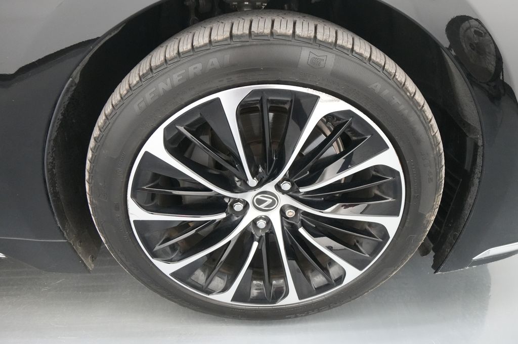 2023 Lexus LS