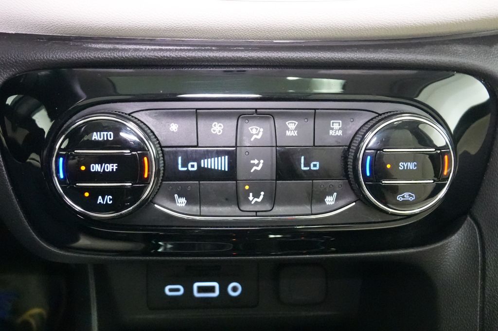 2020 Buick Encore GX Essence - Photo 37