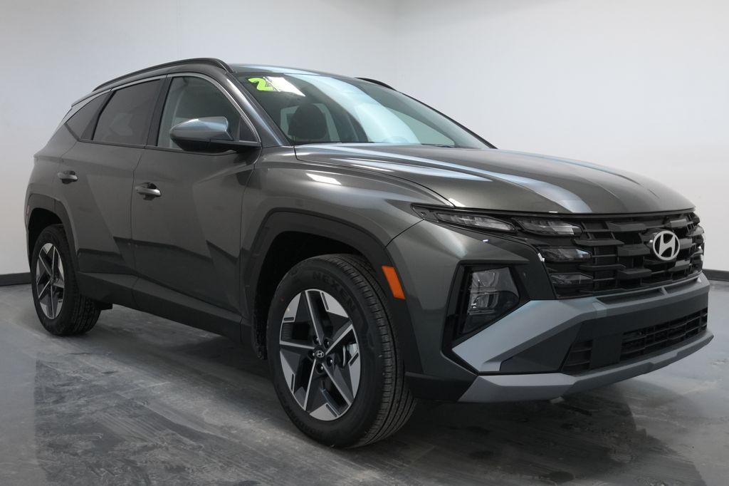 New 2026 Hyundai Tucson Hybrid SEL SUVs