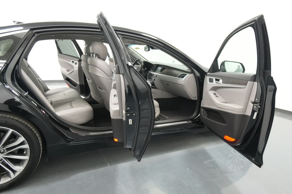 2015 Hyundai Genesis