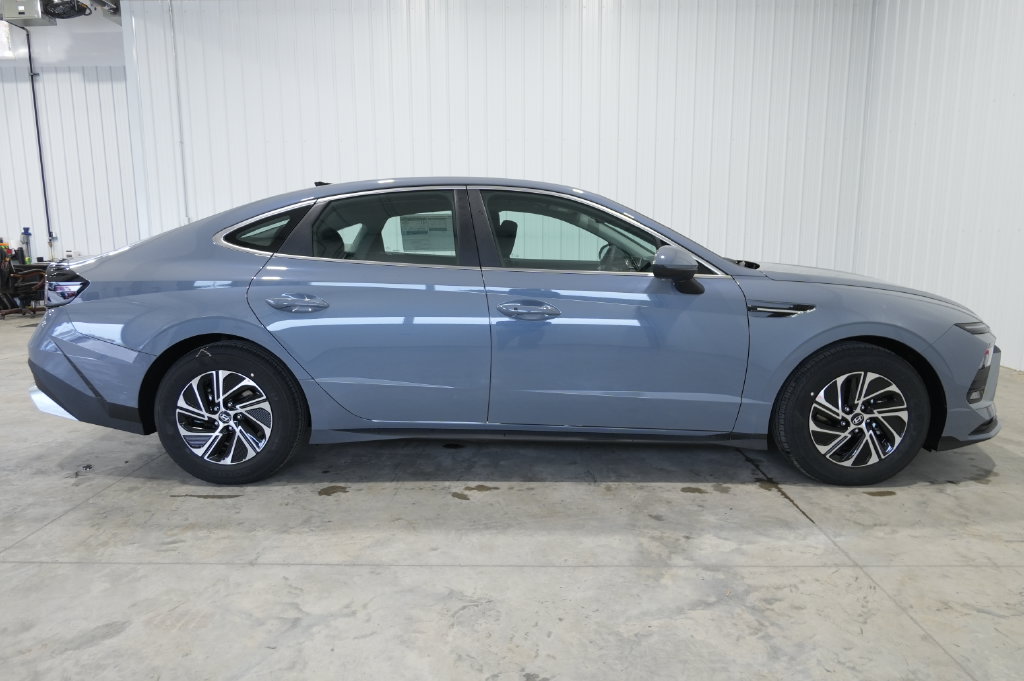 2027 Hyundai Sonata Hybrid