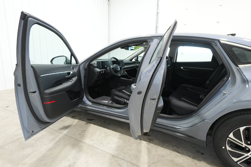 2027 Hyundai Sonata Hybrid